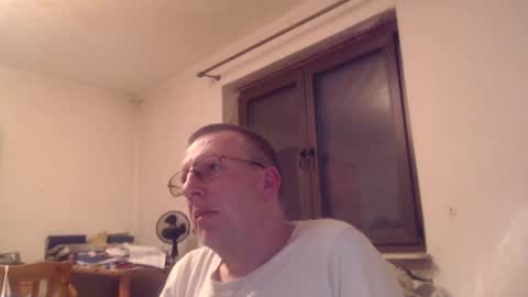 Snapshot of vthomasp719 chatting on May 2026 07:32:02 PM vthomasp719 online show from May 2026 07:32:02 PM