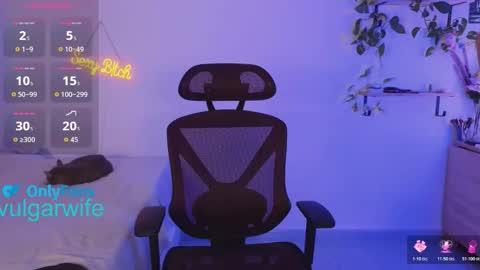 Vikky online show from October 2025 10:50:01 PM