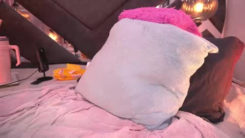 Violeta online show from February 2025 06:17:02 AM