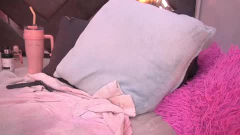 Violeta online show from March 2025 09:18:02 AM