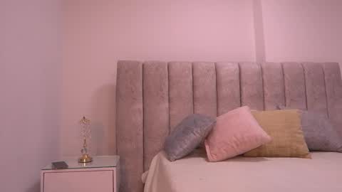 Violeta online show from December 2025 03:03:01 AM