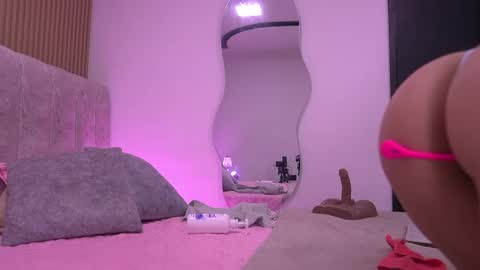 Violeta online show from April 2026 03:02:01 AM