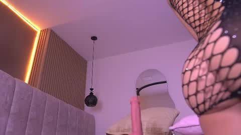 Snapshot of vvioleta_ chatting on July 2026 03:11:01 AM Violeta online show from July 2026 03:11:01 AM