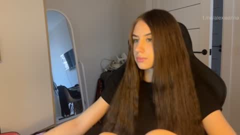 Snapshot of vx_arina chatting on July 2026 10:43:01 AM Arina online show from July 2026 10:43:01 AM