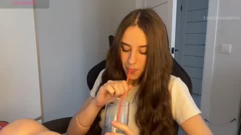 Snapshot of vx_arina chatting on July 2026 08:28:02 AM Arina online show from July 2026 08:28:02 AM