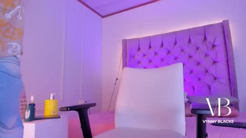 Vynny Blacke online show from November 2025 08:32:01 PM