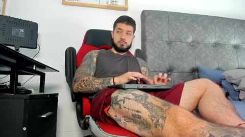 vyxen_ online show from April 2026 08:53:02 PM