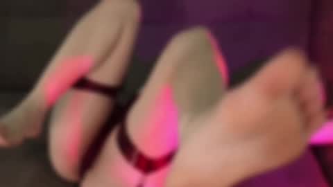 Nana online show from November 2025 04:05:01 AM