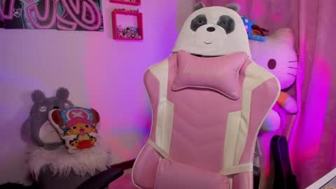 AIKA  online show from September 2025 10:34:01 PM