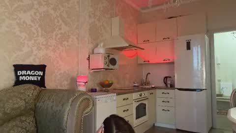 Mia online show from March 2025 02:05:02 PM