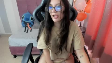 Snapshot of wanda_sg chatting on May 2026 06:47:02 PM Alexandra online show from May 2026 06:47:02 PM