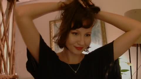Snapshot of wanderwhitch chatting on May 2026 01:32:02 AM Miya online show from May 2026 01:32:02 AM