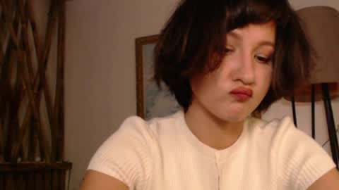 Snapshot of wanderwhitch chatting on May 2026 03:54:01 PM Miya online show from May 2026 03:54:01 PM