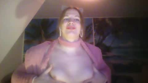 Snapshot of wannafeelitall chatting on January 2025 10:46:01 PM Emilia inst online show from January 2025 10:46:01 PM