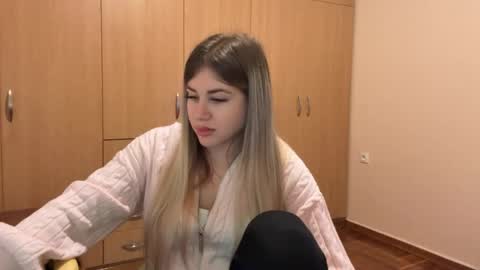 Elena  online show from March 2026 04:28:02 PM