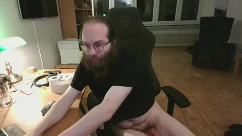 wantsahug online show from February 2026 07:10:01 PM