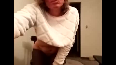 Snapshot of watergirl_13 chatting on January 2025 01:59:01 PM Hazey online show from January 2025 01:59:01 PM