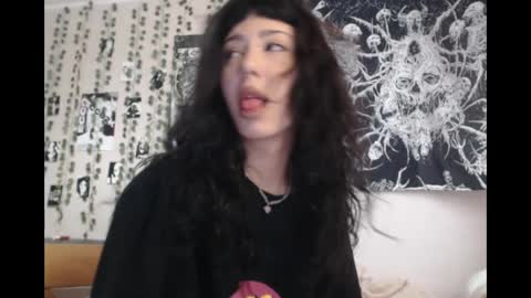 Mina online show from April 2026 03:02:01 PM