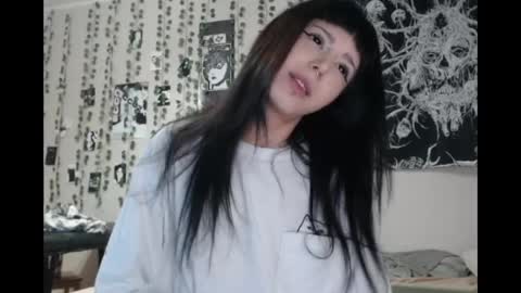Snapshot of wavy_nights chatting on April 2026 03:21:02 PM Mina online show from April 2026 03:21:02 PM
