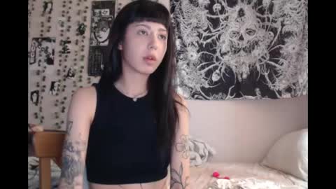 Snapshot of wavy_nights chatting on May 2026 02:22:01 PM Mina online show from May 2026 02:22:01 PM