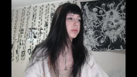 Snapshot of wavy_nights chatting on May 2026 03:42:02 PM Mina online show from May 2026 03:42:02 PM