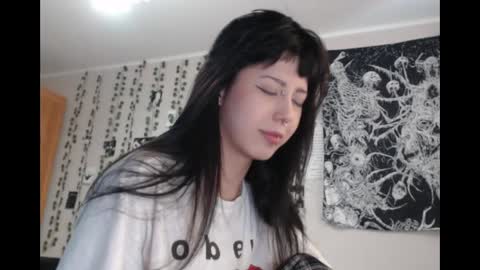 Snapshot of wavy_nights chatting on May 2026 02:16:01 PM Mina online show from May 2026 02:16:01 PM