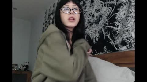 Snapshot of wavy_nights chatting on May 2026 09:34:02 PM Mina online show from May 2026 09:34:02 PM