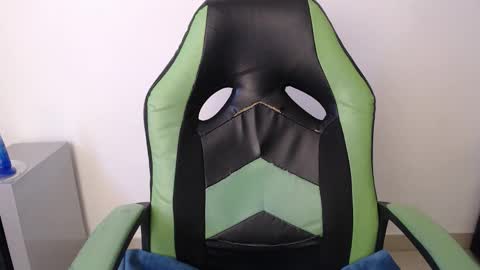 Trixie 3 online show from February 2026 12:52:01 PM