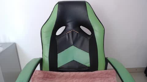 Trixie 3 online show from February 2026 02:28:01 PM