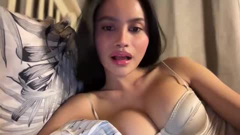 Maggie online show from November 2025 05:02:01 PM