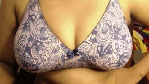 mina online show from April 2026 04:06:02 PM