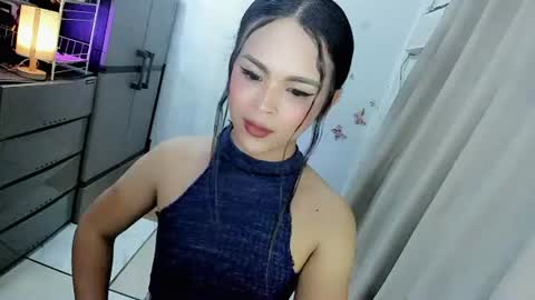 Snapshot of wellcumbabyxx chatting on July 2026 07:15:02 PM Hi Im LOVIE Please dont forget to follow and thumbs up me online show from July 2026 07:15:02 PM