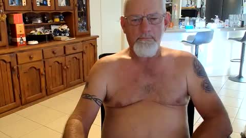 Snapshot of wellhelloo chatting on April 2026 06:20:01 AM Wellhelloo online show from April 2026 06:20:01 AM