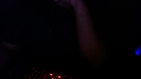 Snapshot of wellingtont chatting on November 2025 10:21:02 PM wellingtont online show from November 2025 10:21:02 PM