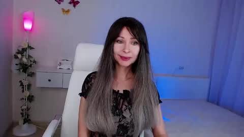 Wendi Foster online show from December 2025 07:07:01 PM