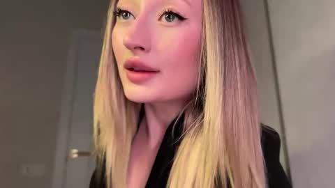 Daisy    online show from September 2025 05:13:02 PM