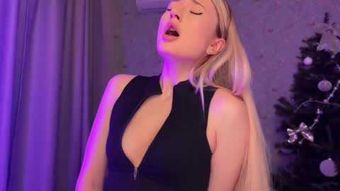 Daisy    online show from January 2026 10:36:01 PM