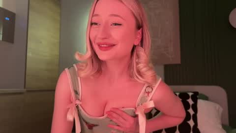 Daisy    online show from March 2026 06:01:01 PM