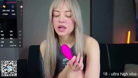 Snapshot of wendylovelylovew chatting on September 2025 01:37:01 PM Wendy online show from September 2025 01:37:01 PM