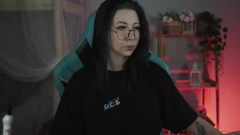 little girl who is always rightLisa online show from November 2025 01:16:02 AM