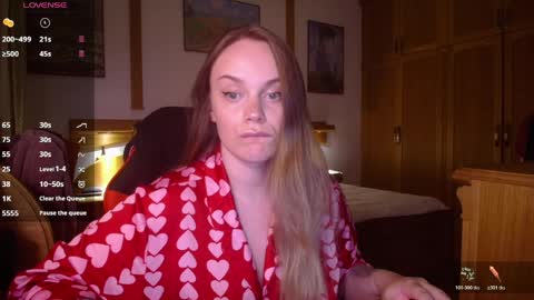 Lana online show from April 2026 06:27:01 PM