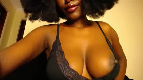 Snapshot of wet_wife_material chatting on May 2026 03:36:01 AM Macey online show from May 2026 03:36:01 AM