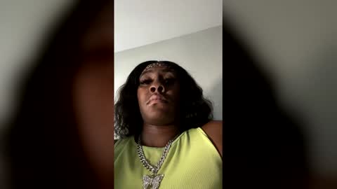 Snapshot of wettpussy_pebbles chatting on April 2026 07:52:02 PM Foreignthababyy online show from April 2026 07:52:02 PM