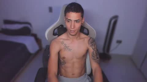 Snapshot of wexx_ chatting on November 2025 05:06:01 AM wex online show from November 2025 05:06:01 AM