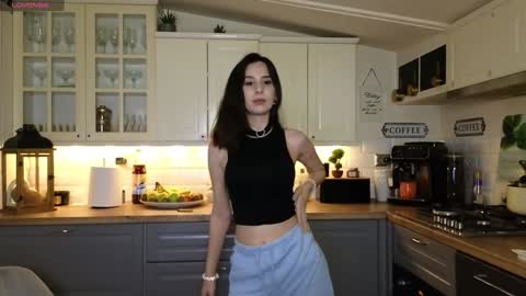 Snapshot of whats_her_name chatting on January 2025 04:40:01 PM Victoria Maria online show from January 2025 04:40:01 PM