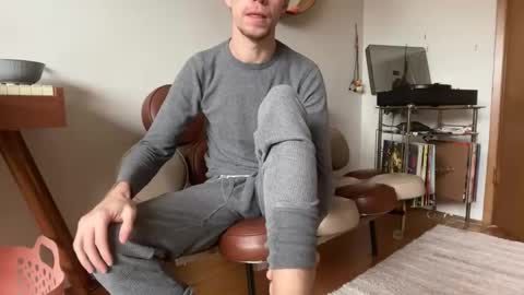 whatthefoot online show from December 2025 09:21:01 PM