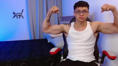 Snapshot of whipped_ripped chatting on September 2025 01:49:01 PM whipped_ripped online show from September 2025 01:49:01 PM
