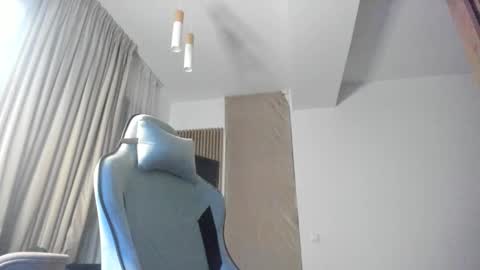 Michael online show from November 2025 09:47:01 PM