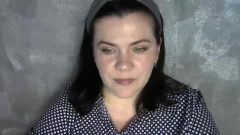 Snapshot of white__queen_ chatting on June 2026 07:14:02 AM white__queen_ online show from June 2026 07:14:02 AM