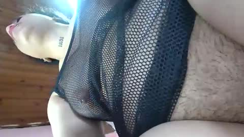 Snapshot of white_sexy_ chatting on January 2025 09:37:02 AM white_sexy_ online show from January 2025 09:37:02 AM